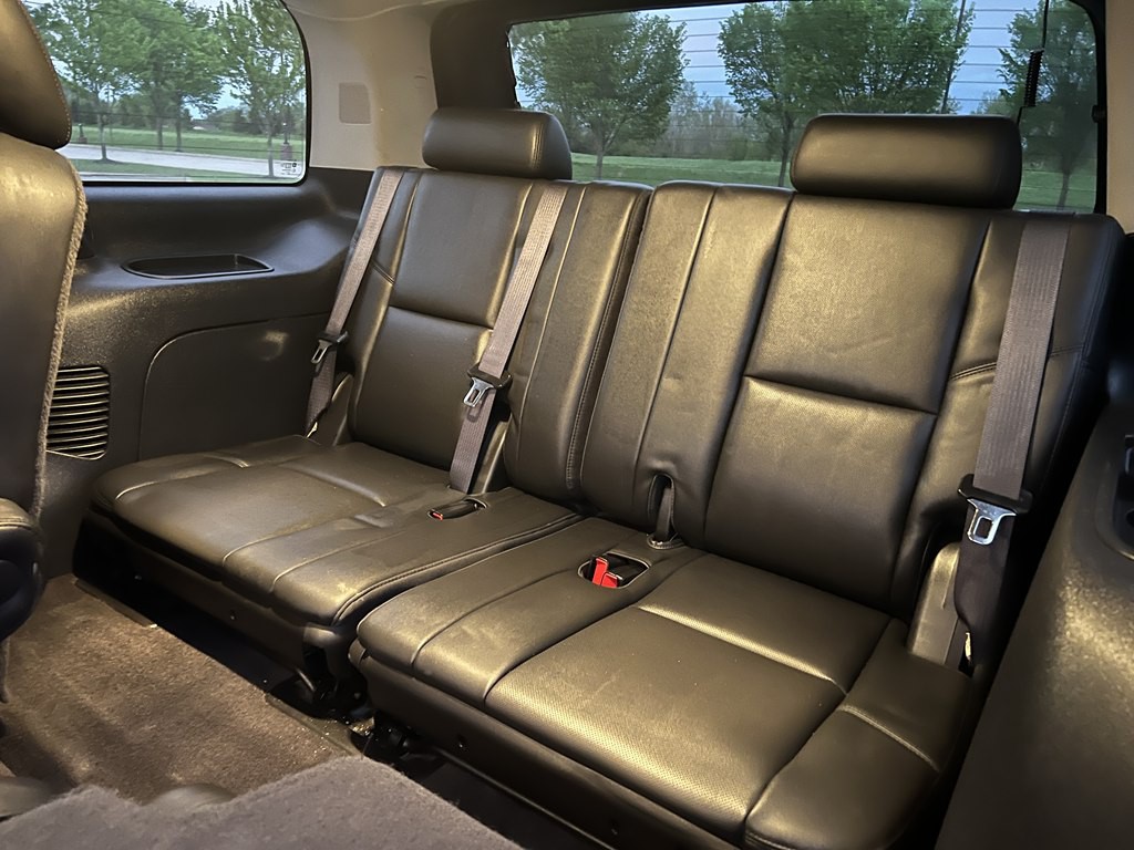 2014 Cadillac Escalade Image 16