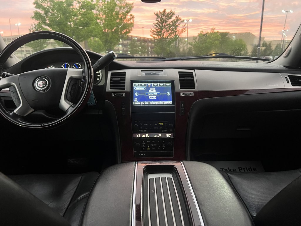 2014 Cadillac Escalade Image 19