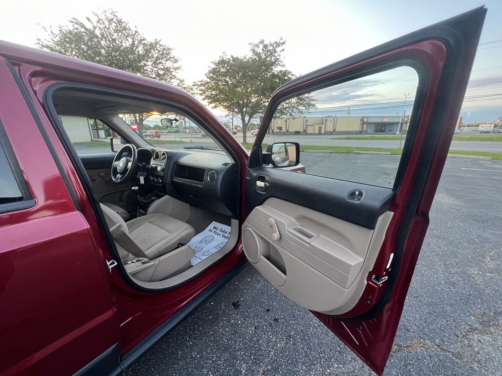 2012 Jeep Patriot Image 10