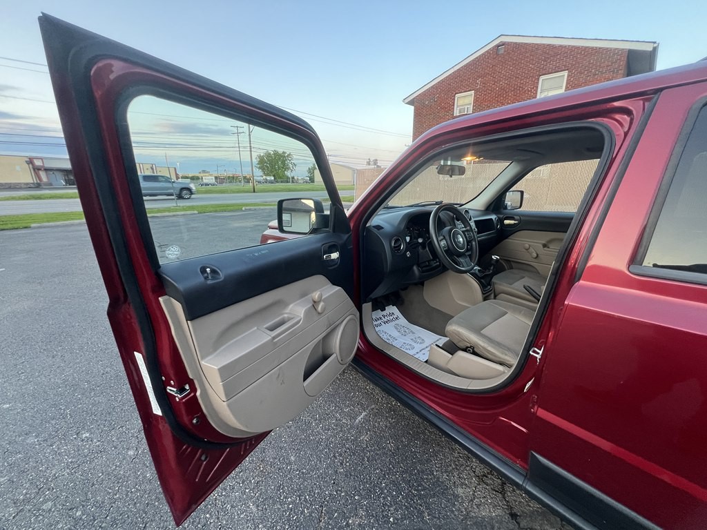 2012 Jeep Patriot Image 17