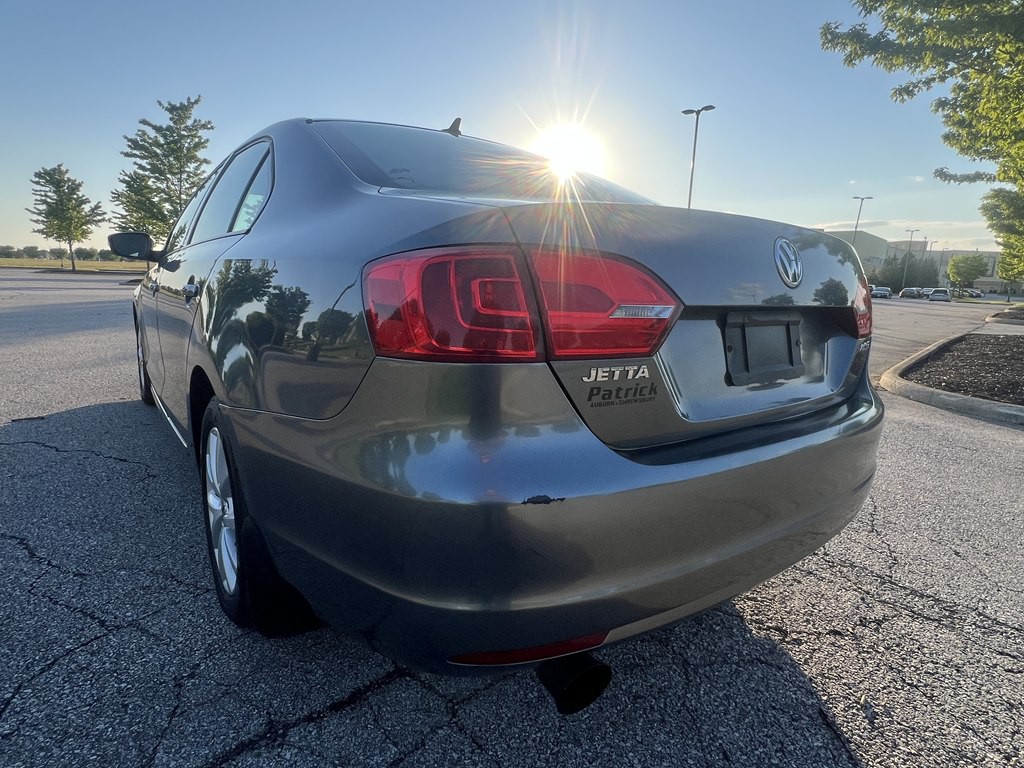 2012 Volkswagen Jetta Image 3