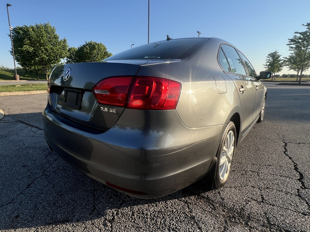 2012 Volkswagen Jetta Image 5
