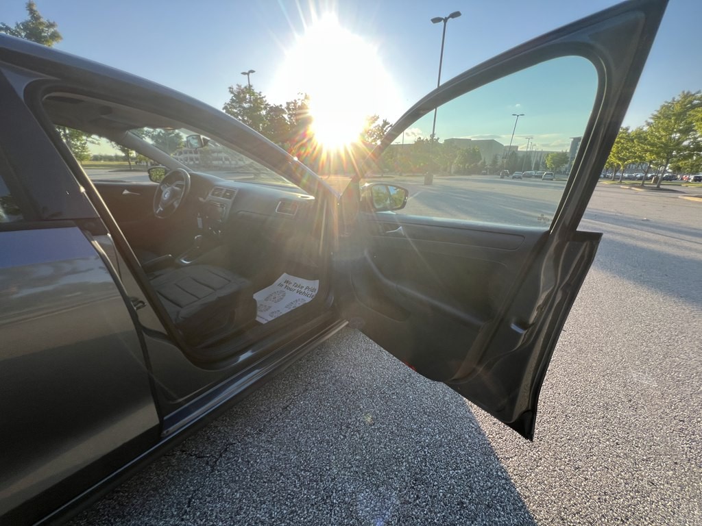 2012 Volkswagen Jetta Image 9