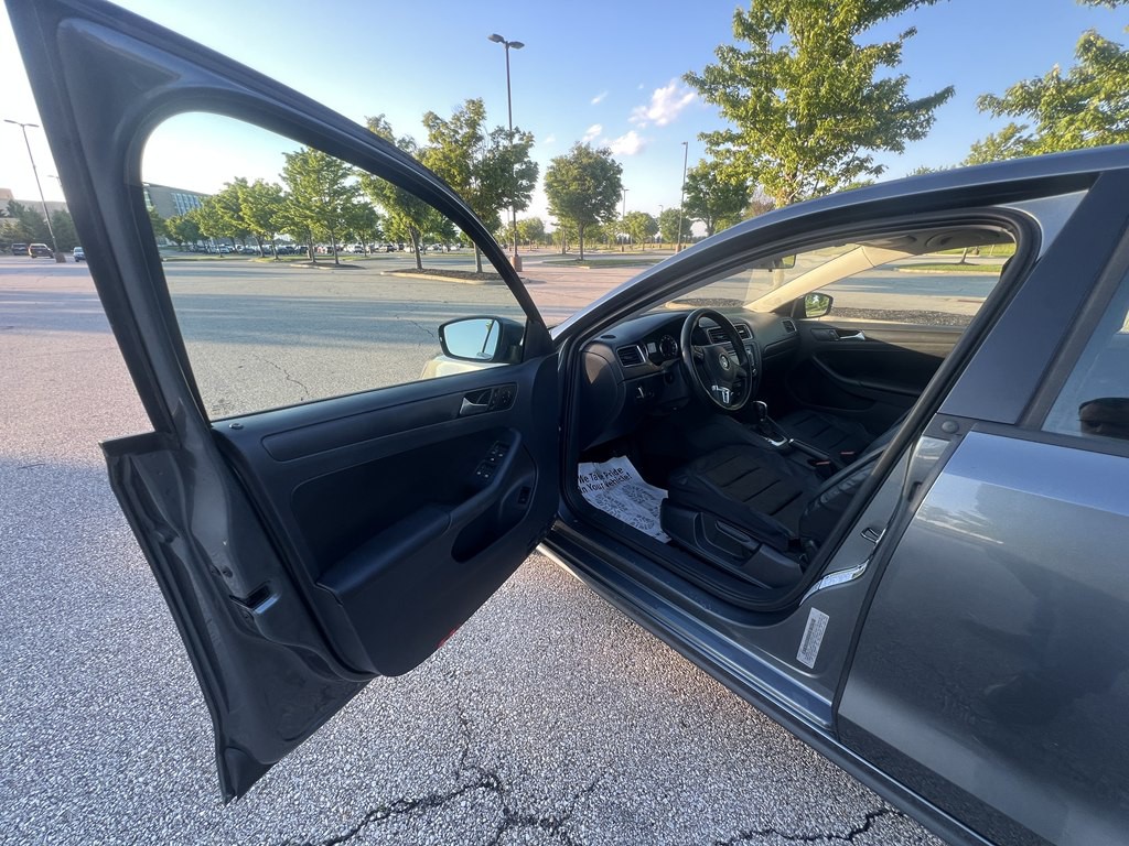 2012 Volkswagen Jetta Image 15