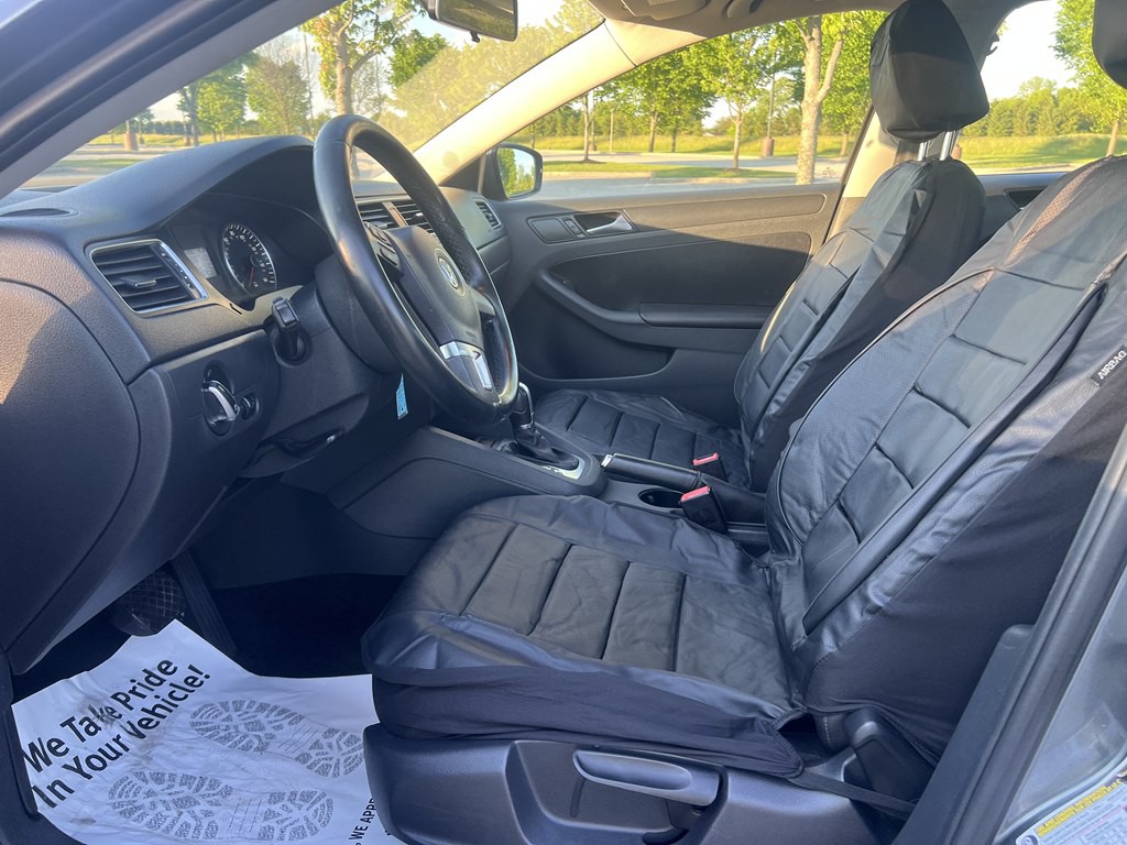 2012 Volkswagen Jetta Image 16