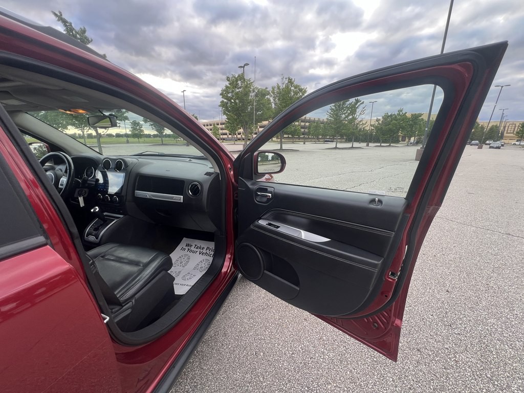 2016 Jeep Compass Image 9