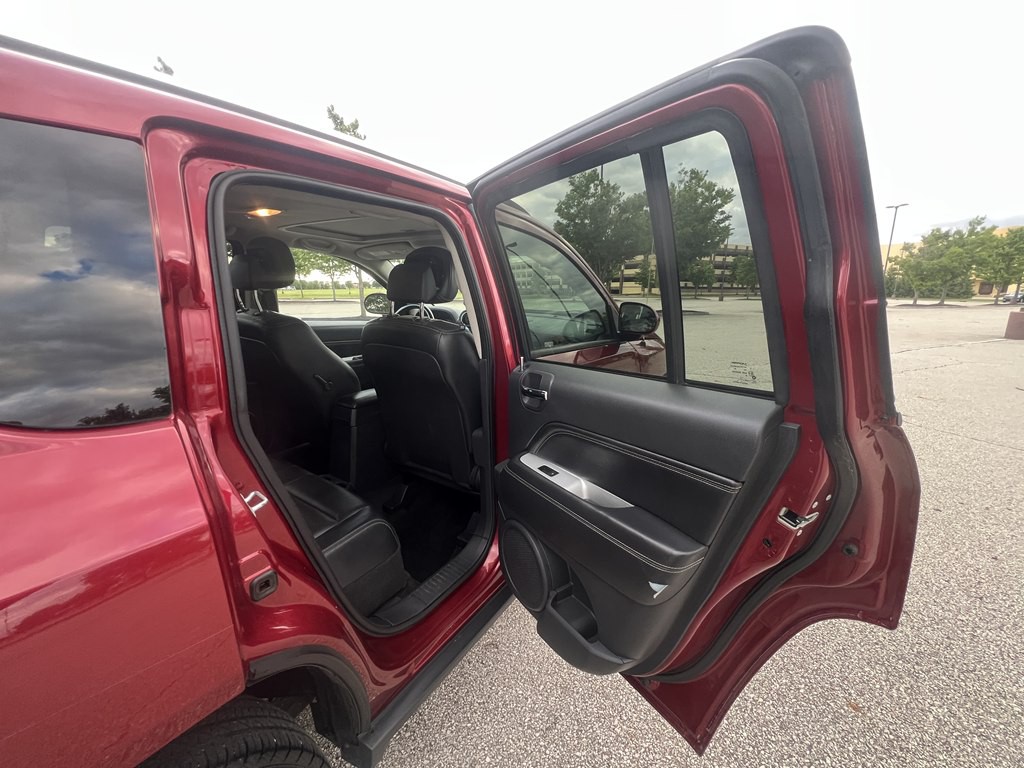 2016 Jeep Compass Image 11