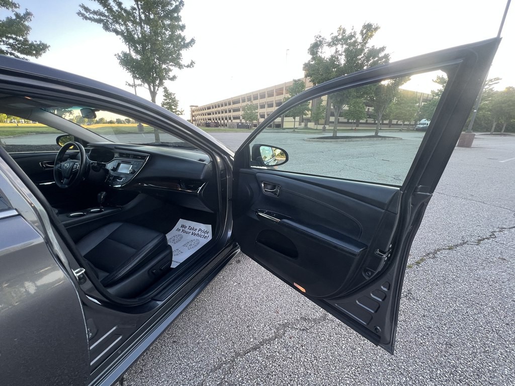 2015 Toyota Avalon Image 10