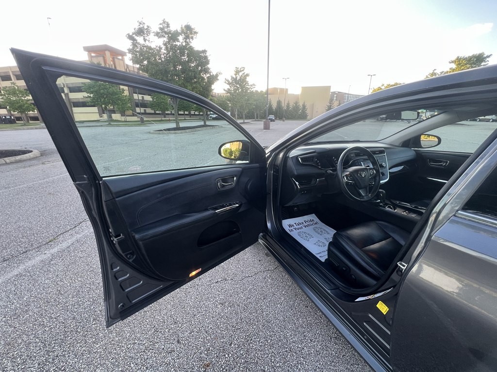 2015 Toyota Avalon Image 16