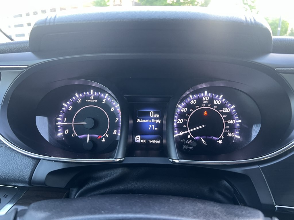 2015 Toyota Avalon Image 18