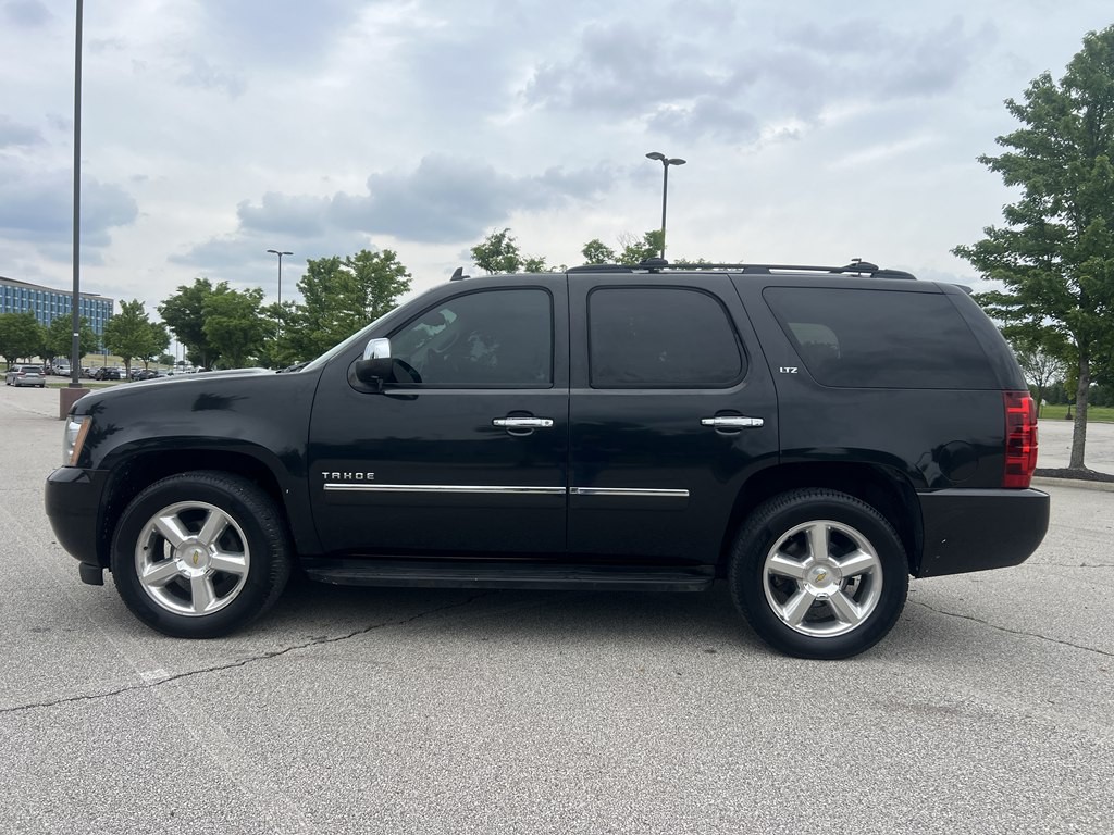 2010 Chevrolet Tahoe Image 2