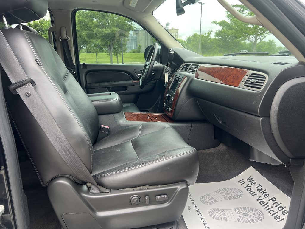 2010 Chevrolet Tahoe Image 11