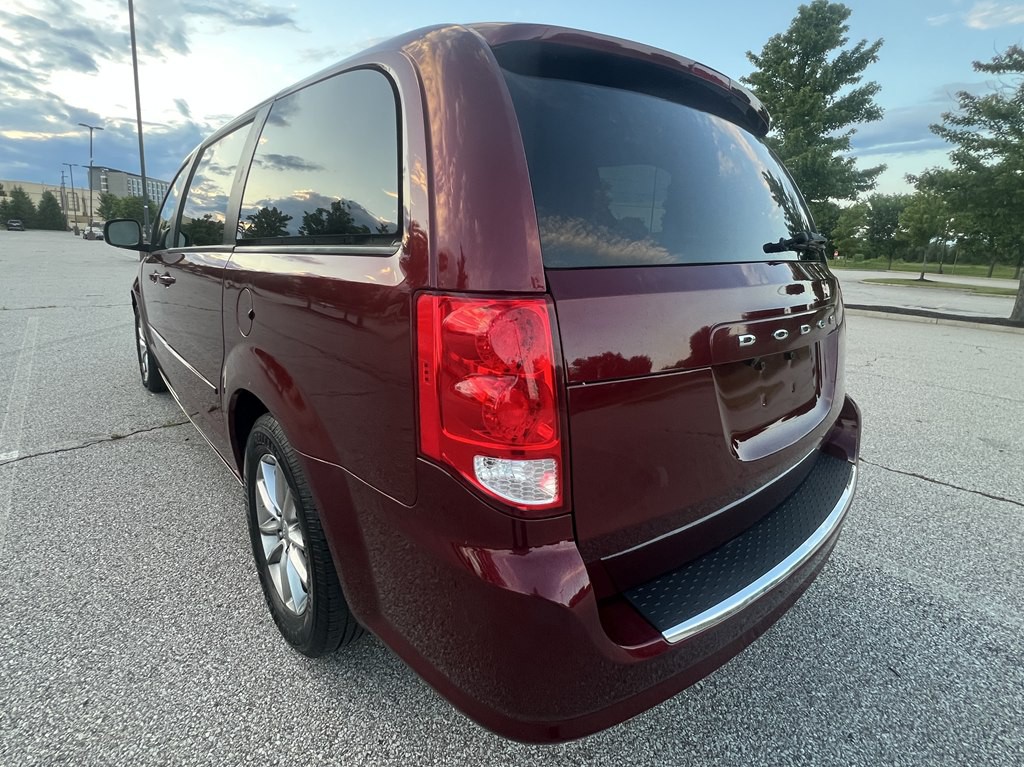 2017 Dodge Grand Caravan Image 3