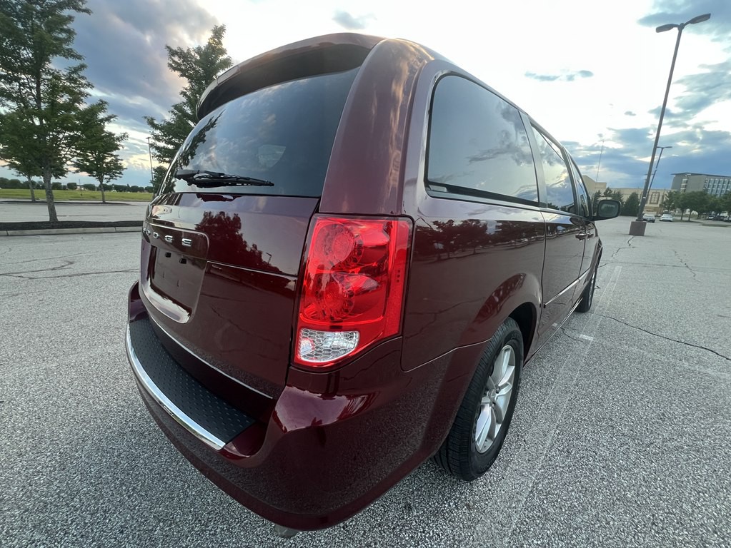 2017 Dodge Grand Caravan Image 5