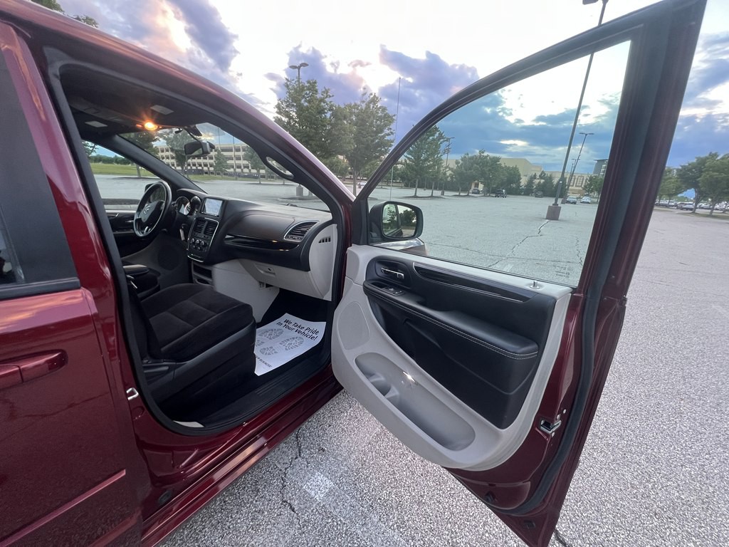 2017 Dodge Grand Caravan Image 10