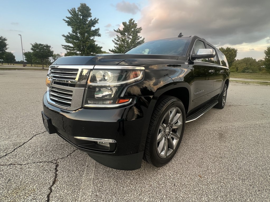 2015 Chevrolet Suburban Image 1