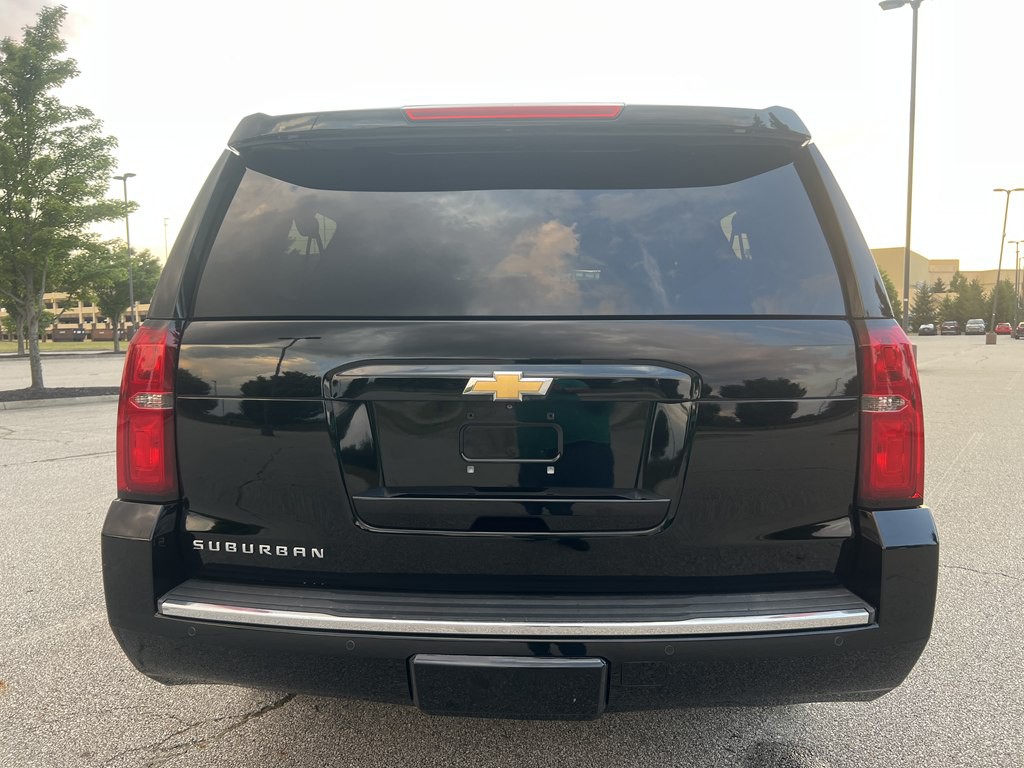 2015 Chevrolet Suburban Image 4