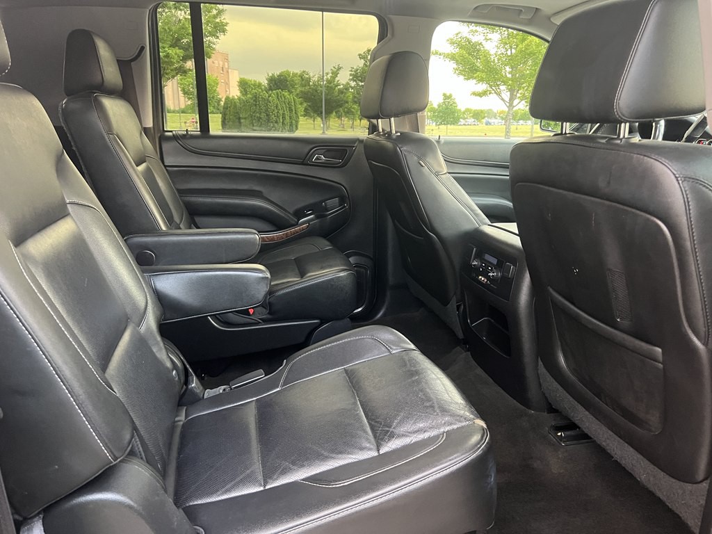 2015 Chevrolet Suburban Image 13