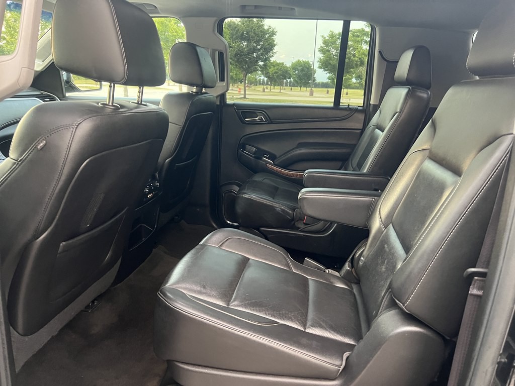 2015 Chevrolet Suburban Image 16