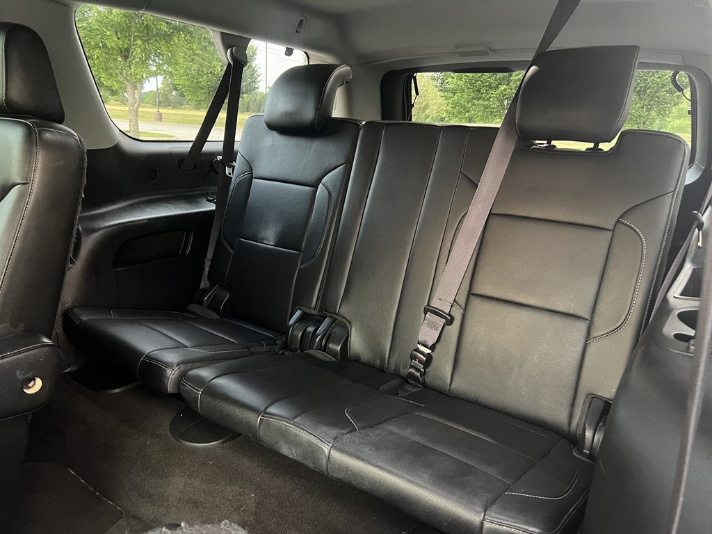 2015 Chevrolet Suburban Image 17