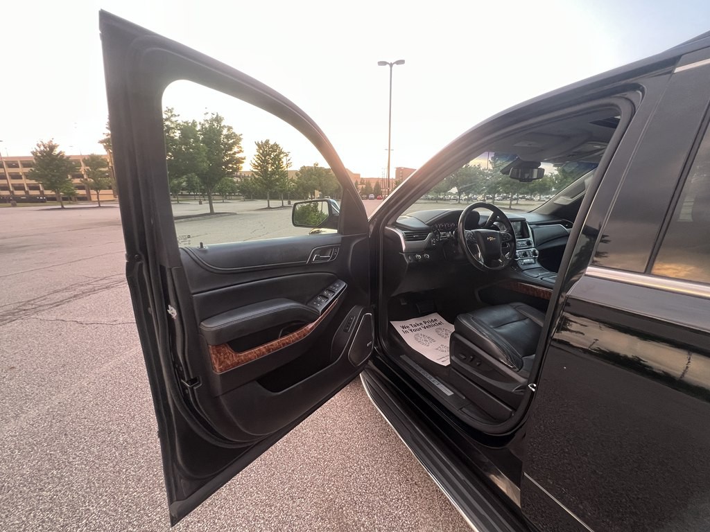 2015 Chevrolet Suburban Image 18