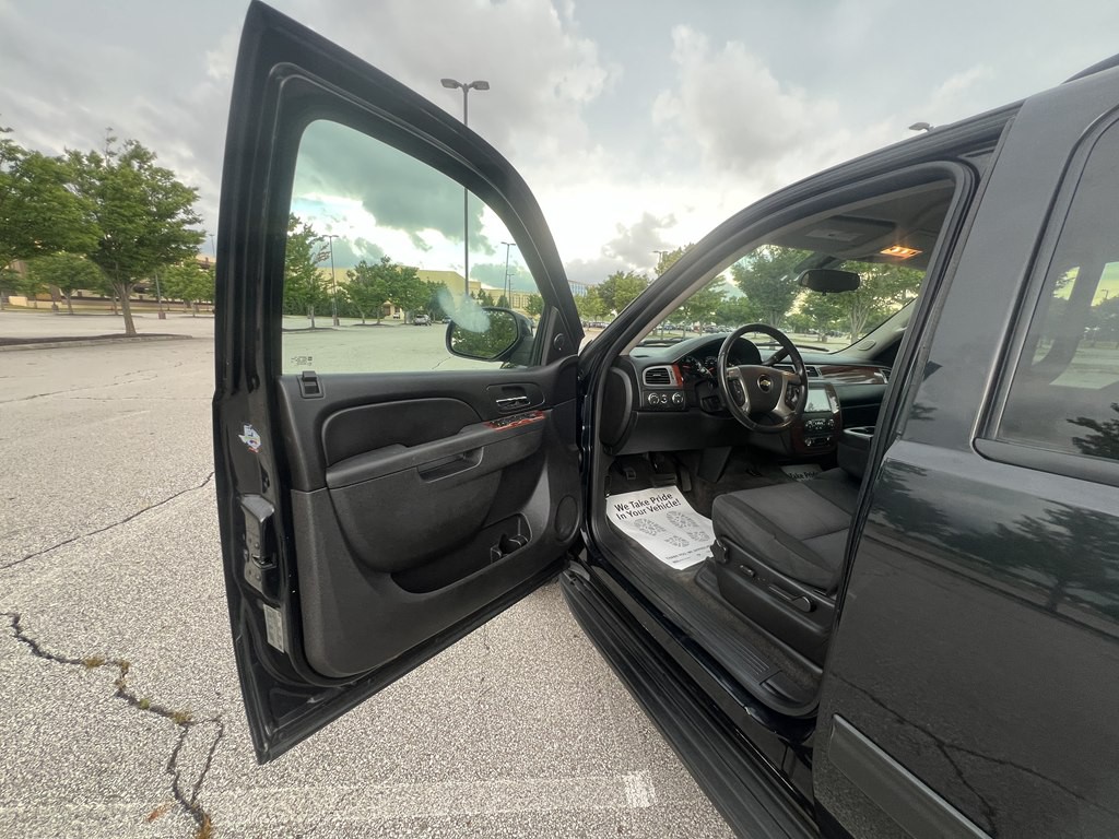 2012 Chevrolet Tahoe Image 19