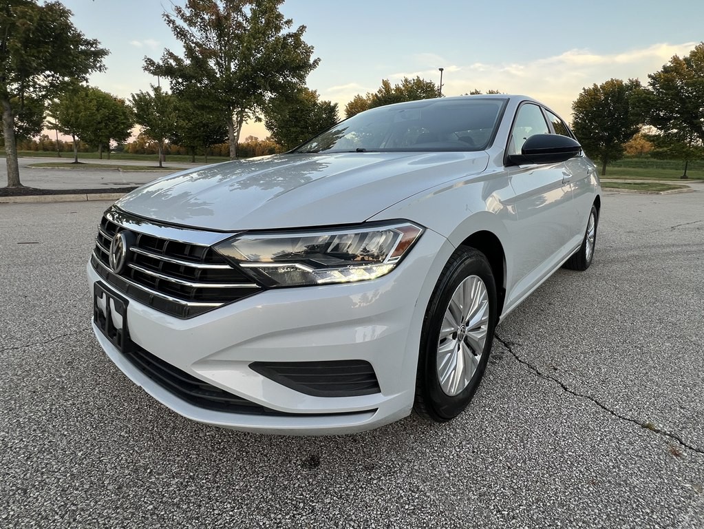 2019 Volkswagen Jetta Image 1