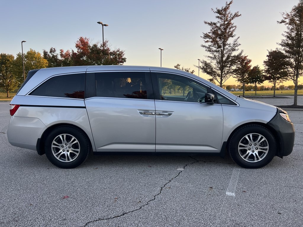2012 Honda Odyssey Image 6