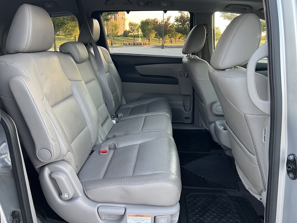 2012 Honda Odyssey Image 12