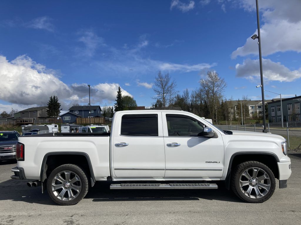 2017 GMC Sierra Image 4