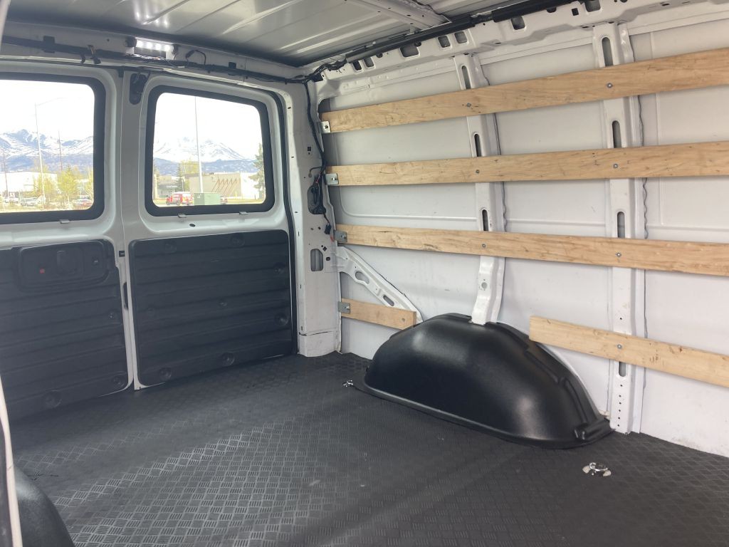 2021 Chevrolet Express Image 13