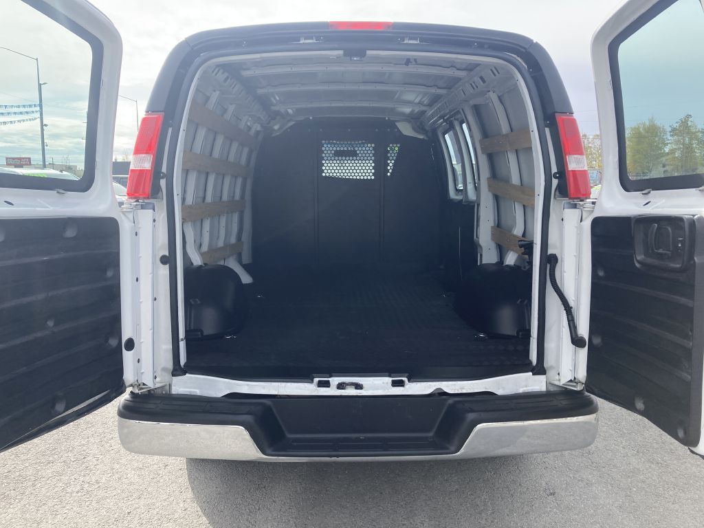 2021 Chevrolet Express Image 14