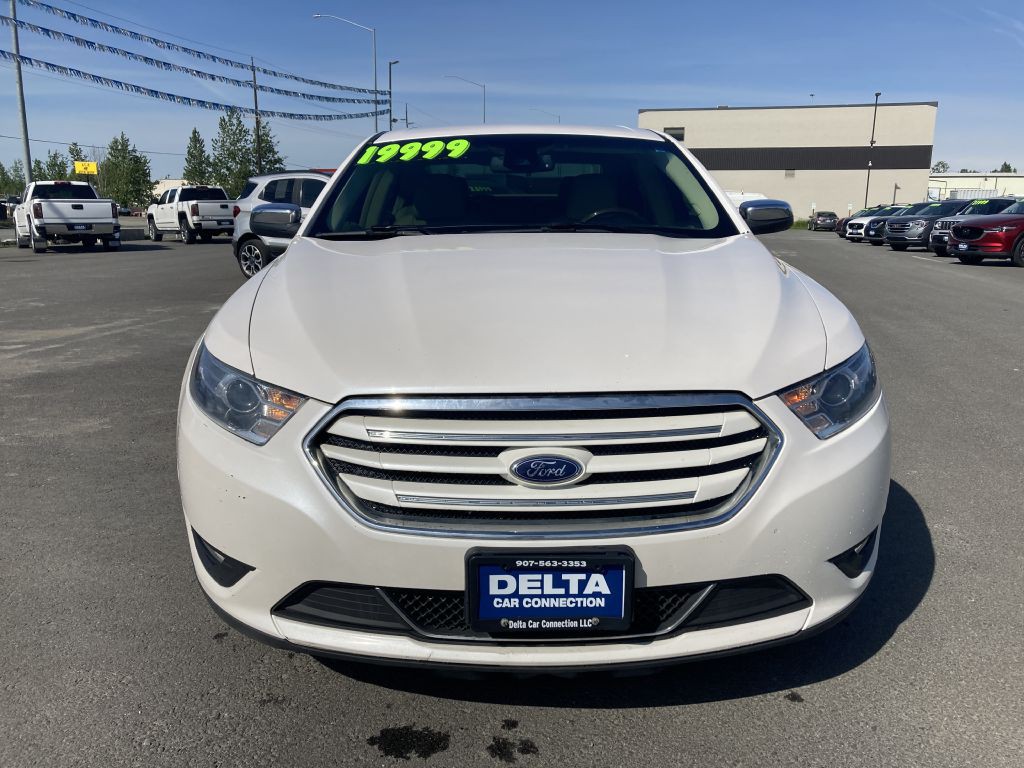 2018 Ford Taurus Image 2