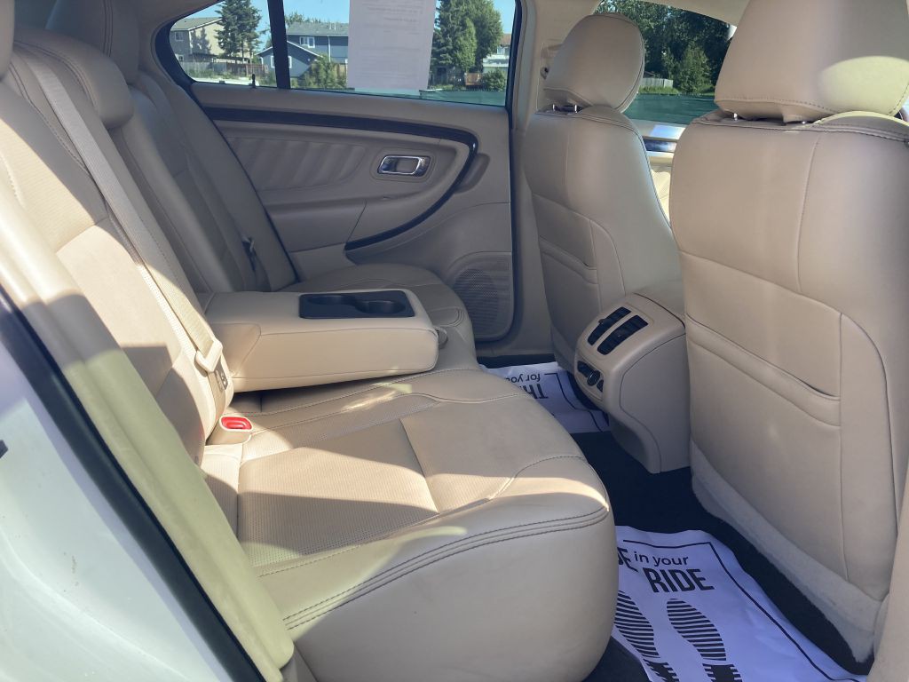 2018 Ford Taurus Image 13