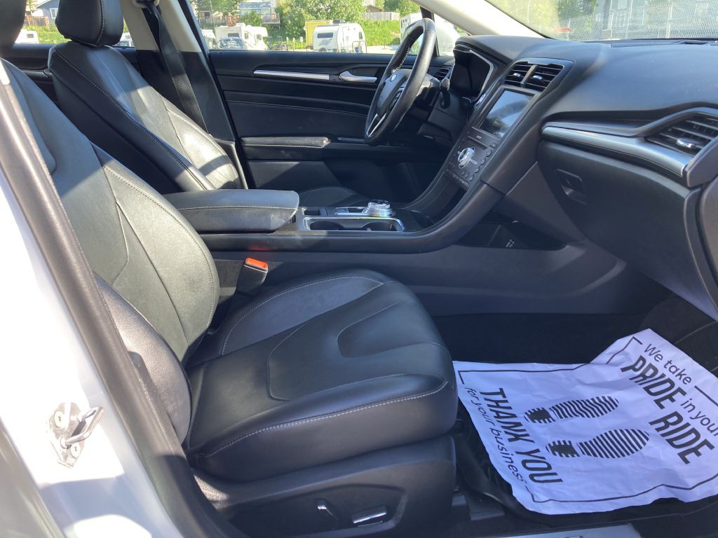 2020 Ford Fusion Image 12