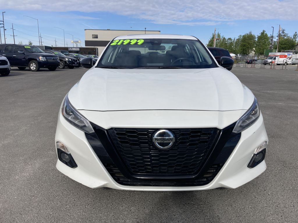 2022 Nissan Altima Image 2