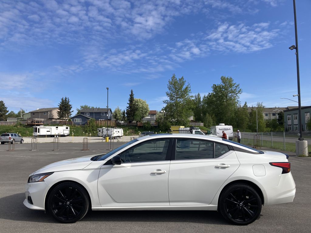 2022 Nissan Altima Image 8