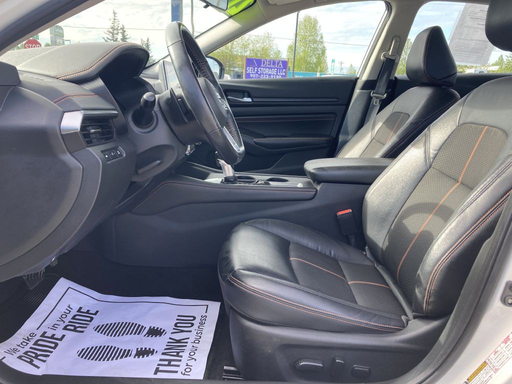 2022 Nissan Altima Image 9