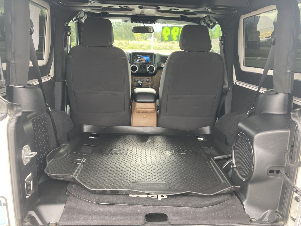 2013 Jeep Wrangler Image 13