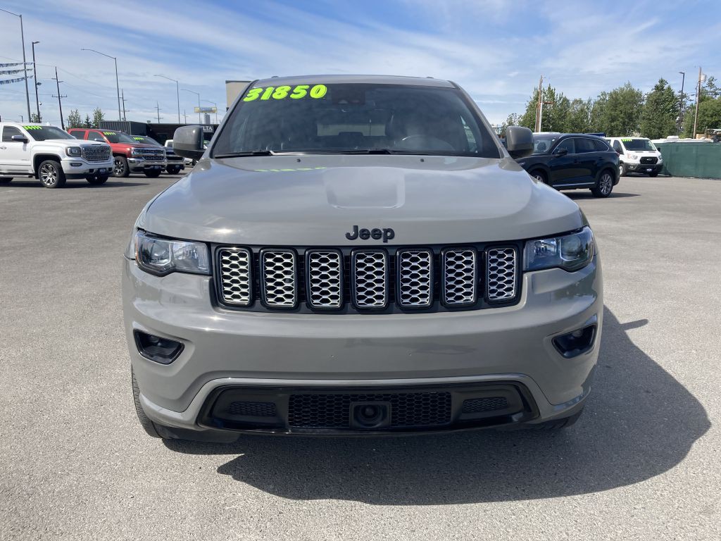 2022 Jeep Grand Cherokee Image 2