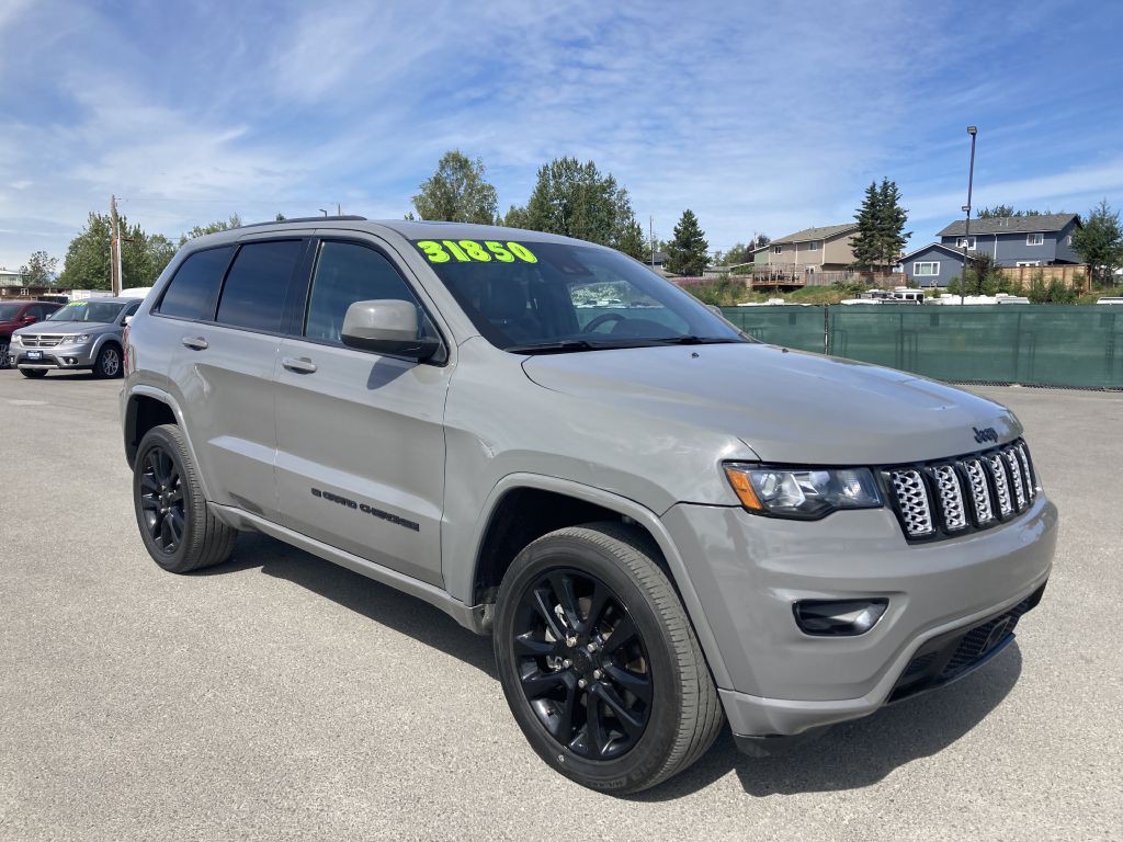 2022 Jeep Grand Cherokee Image 3