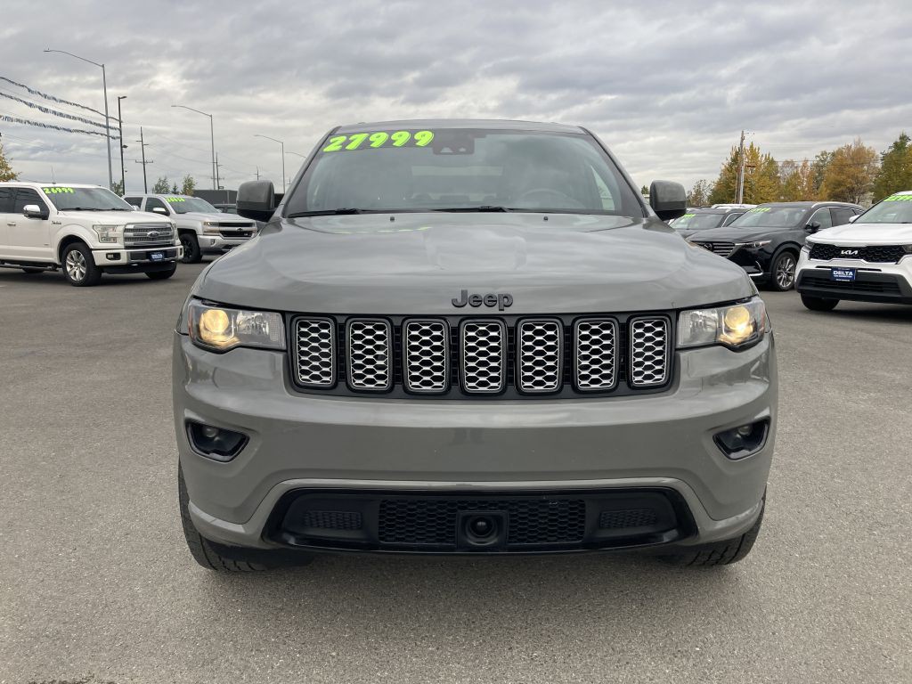 2022 Jeep Grand Cherokee Image 2