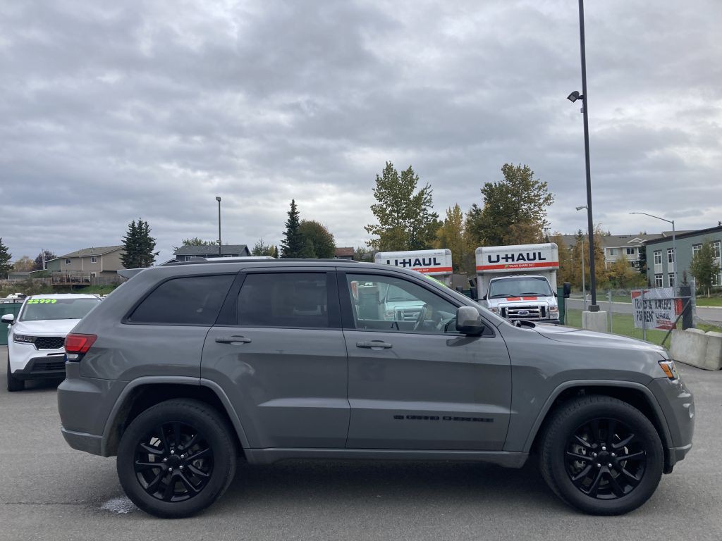 2022 Jeep Grand Cherokee Image 4