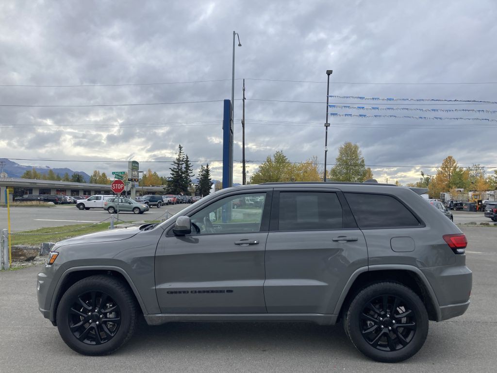 2022 Jeep Grand Cherokee Image 8