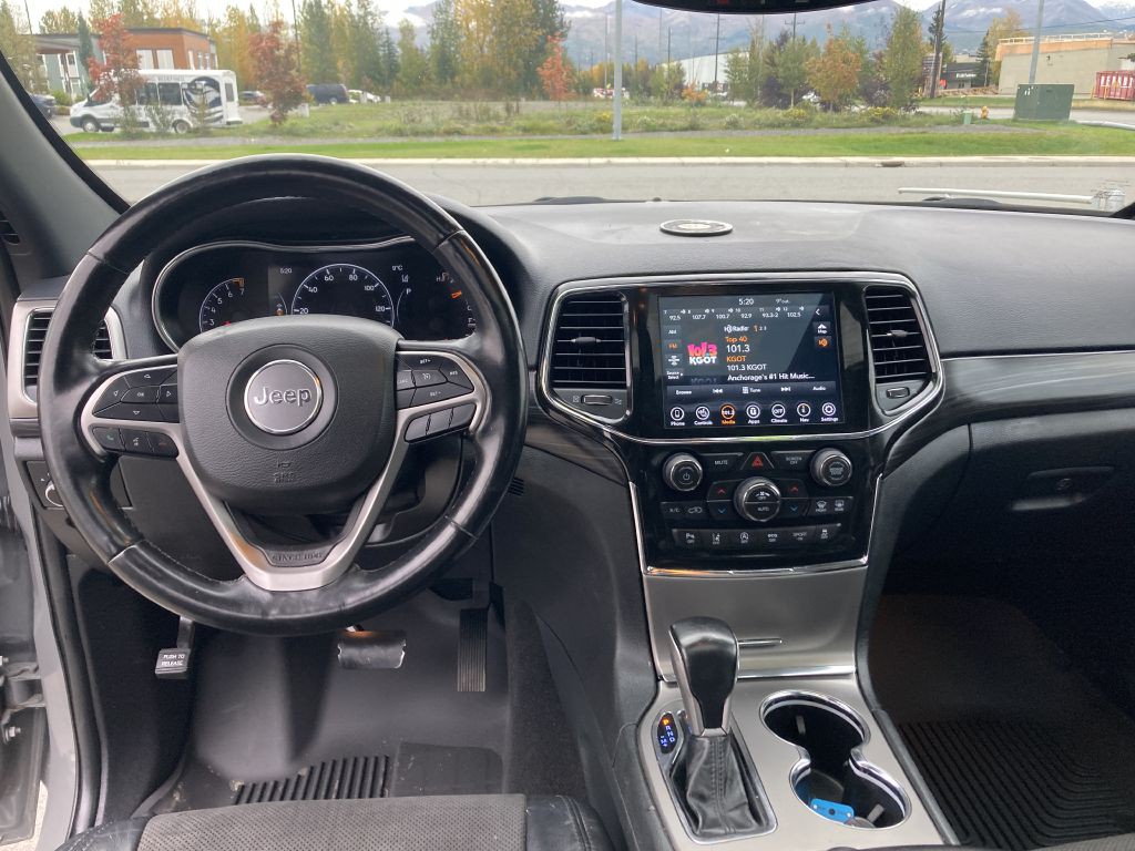 2022 Jeep Grand Cherokee Image 11