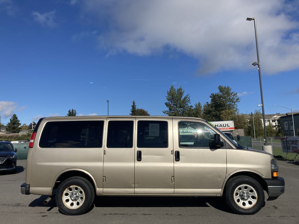 2009 Chevrolet Express Image 4