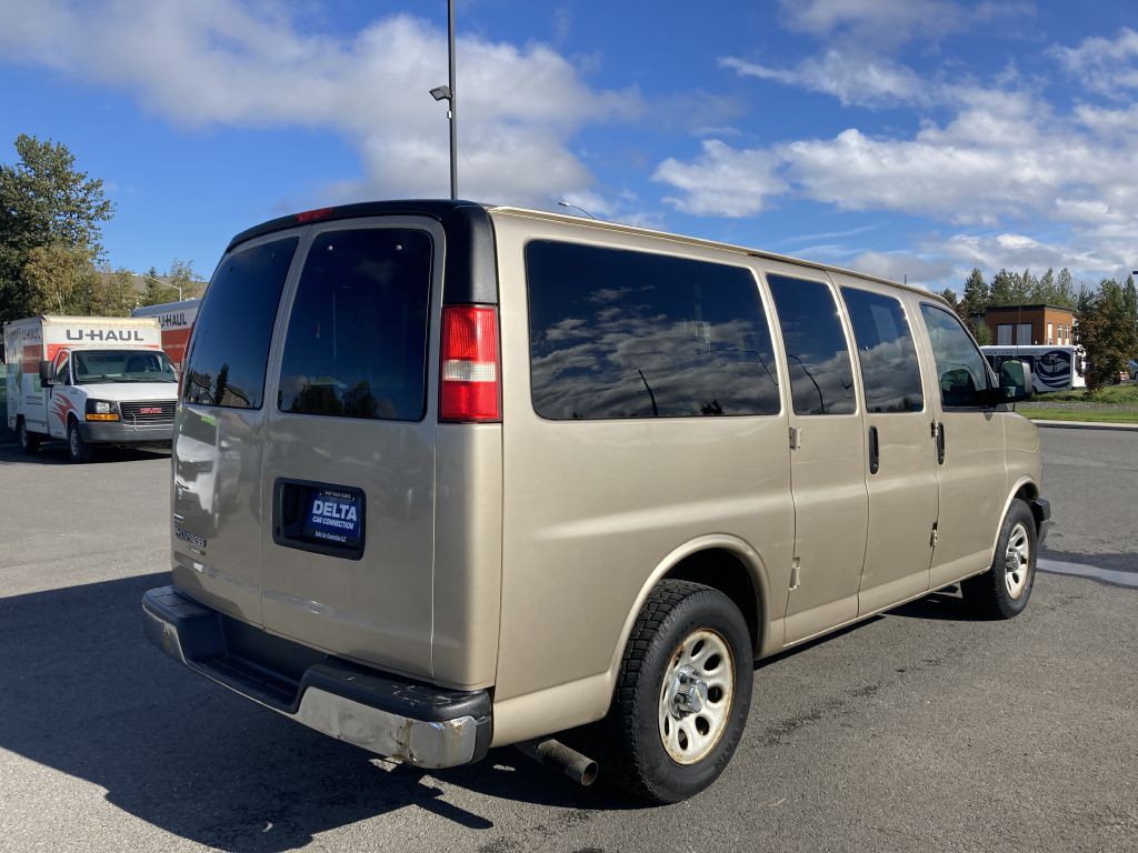 2009 Chevrolet Express Image 5