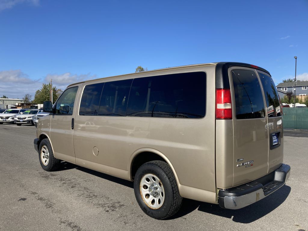 2009 Chevrolet Express Image 7