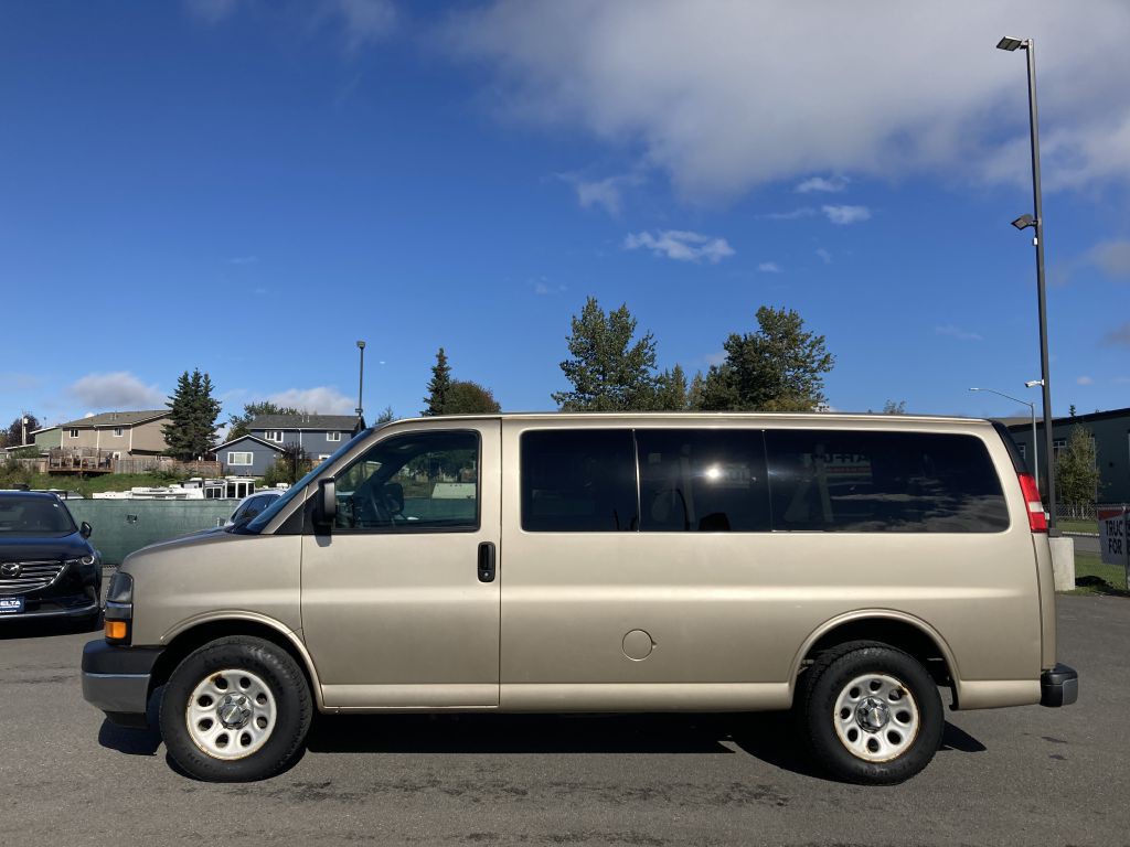 2009 Chevrolet Express Image 8