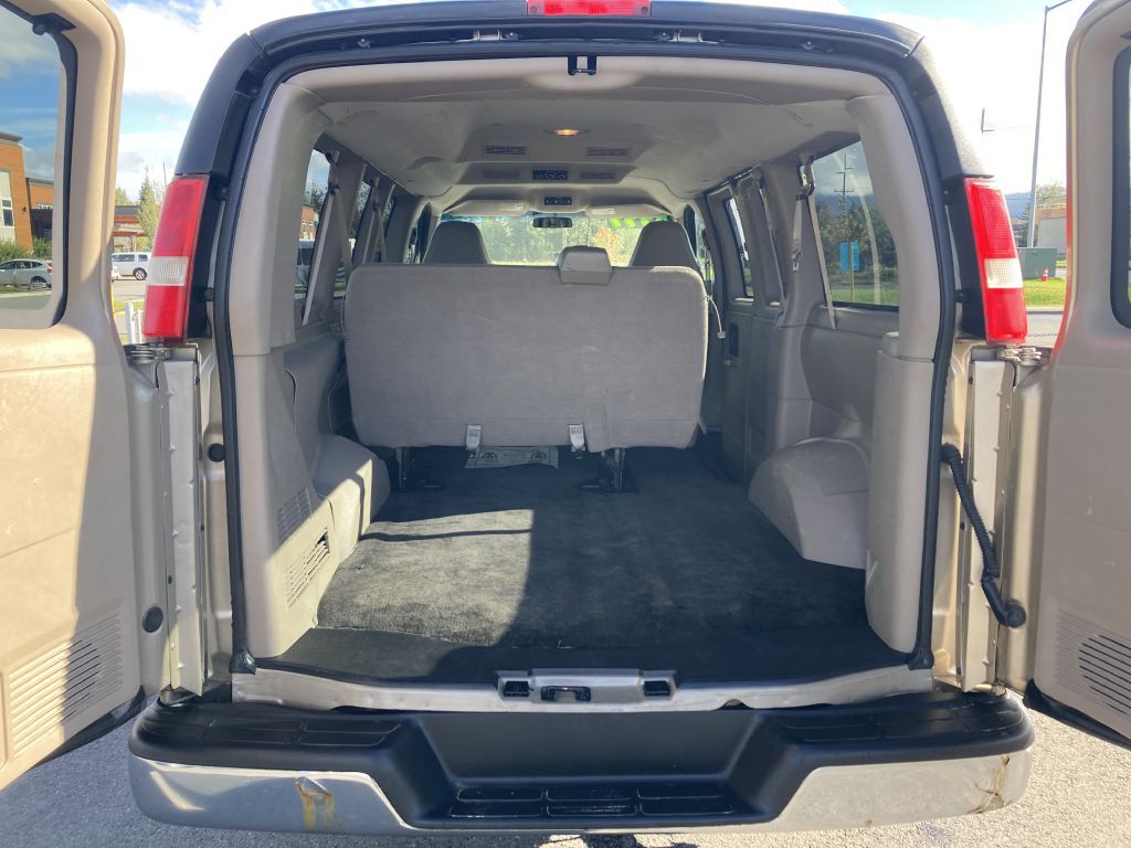 2009 Chevrolet Express Image 13